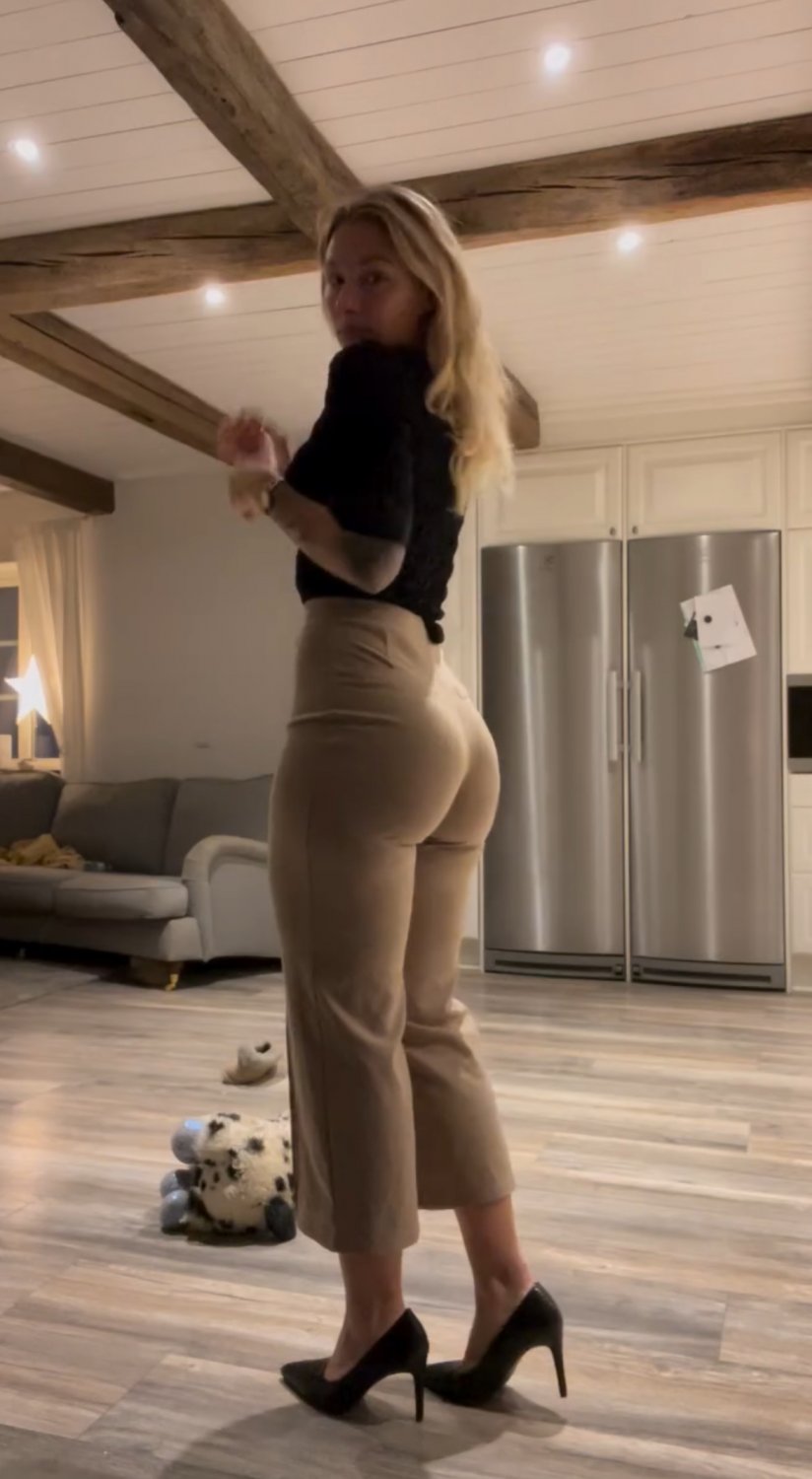 Alemã loira milf gesseira #Bij2LNTS